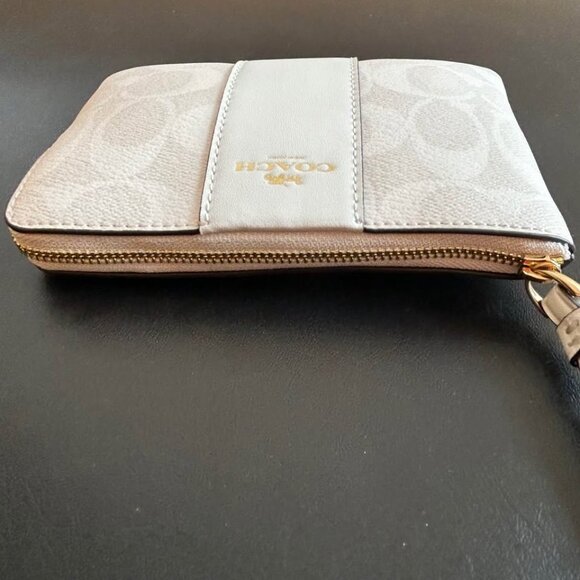 Coach Signature Corner Zip Wristlet Canvas Stripe Glacier White NWT $88 Retail - Picture 6 of 11